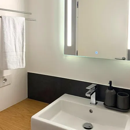 Modern Centre Near San Babila And Duomo Daire Milano