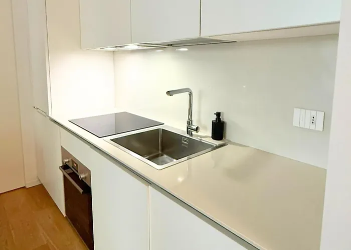 Modern Centre Near San Babila And Duomo Milano