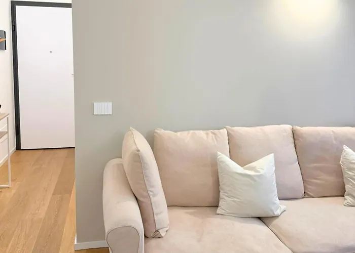 Modern Centre Near San Babila And Duomo Lägenhet