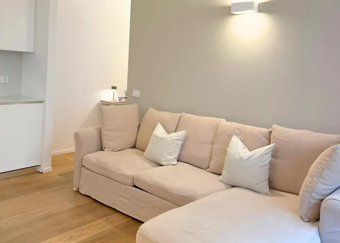 Modern Centre Near San Babila And Duomo *