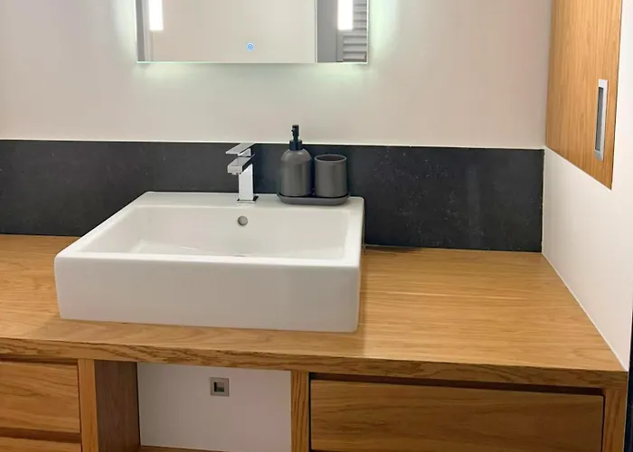 Lägenhet Modern Centre Near San Babila And Duomo *